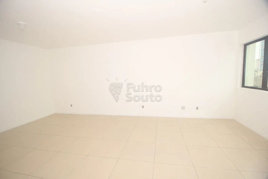 Comercial Sala em Condomínio em Pelotas