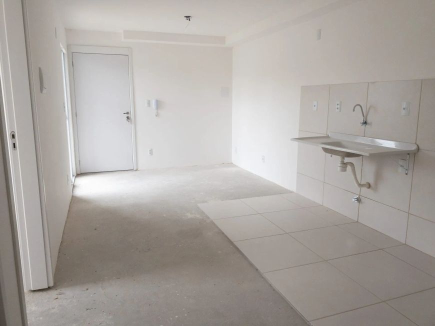 Apartamento térreo nunca habitado à venda no bairro Simoões Lopes, venha conferir!