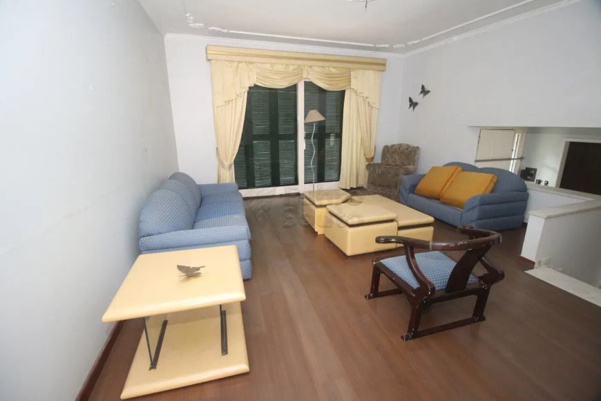 Maravilhosa casa disponível para locação, totalmente mobiliada e com espaços encantadores