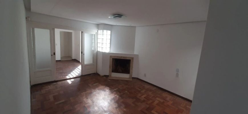 Sobrado 4 dormitórios para vender ou alugar Centro Pelotas/RS