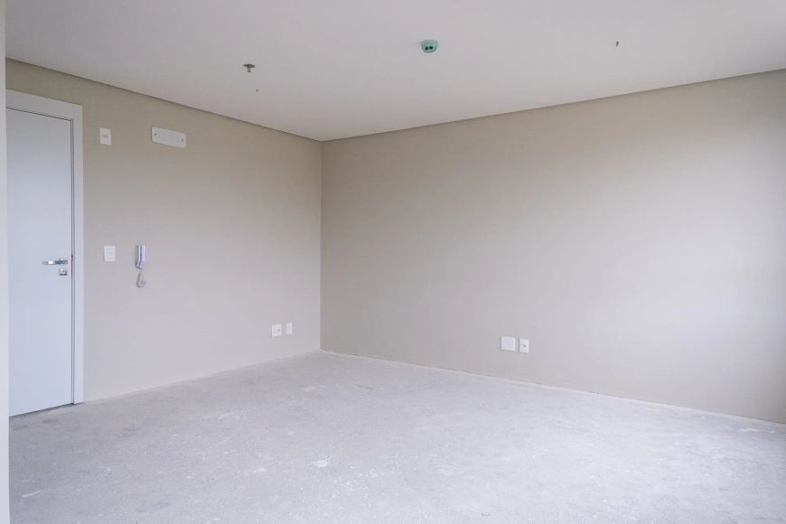 Sala comercial à venda e locação em São Gonçalo, Pelotas! 28m², 1 banheiro, portaria 24h, elevador