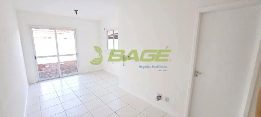 CASA EM CONDOMÍNIO FECHADO