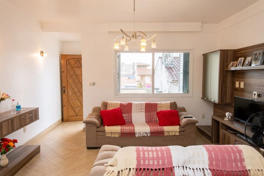 Casa à venda no Fragata, Pelotas, RS, 175 m², piscina, hidromassagem, área gourmet, sacadas, ar-con