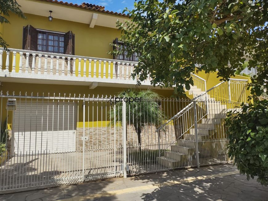 Terreno com duas casas próximo a Av Duque