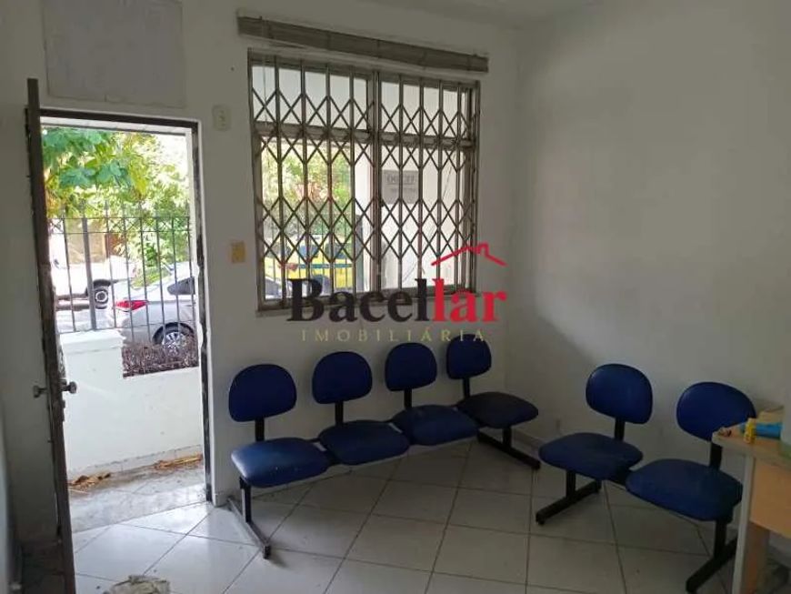 CASA DE 2 QUARTOS NO MÉIER