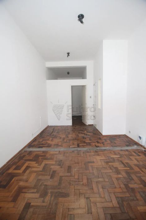 Sala Comercial Ampla e Reformada no Centro de Pelotas - Localização Estratégica para o Seu Negócio!