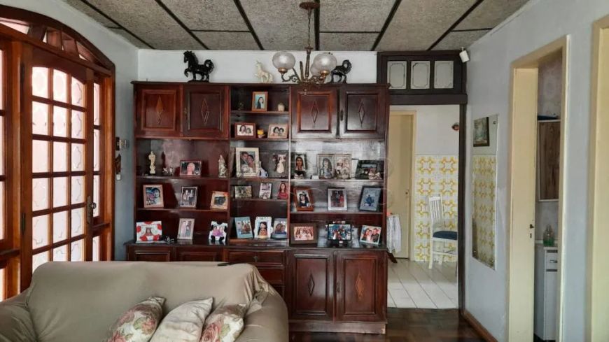 Casa com 2 Dormitórios, 1 Suíte e Área de Lazer