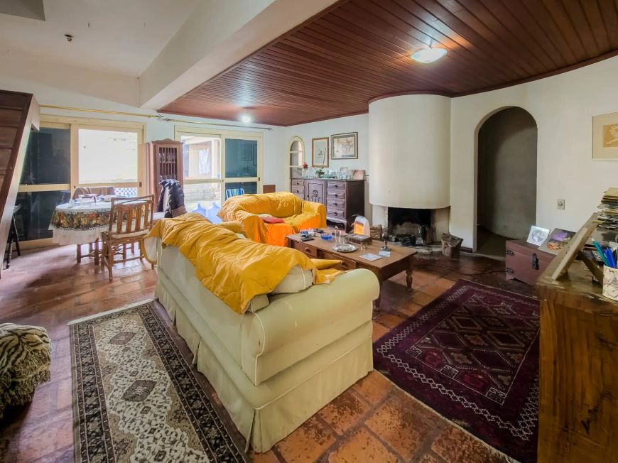 Sobrado à venda em Simões Lopes, Pelotas/RS: 3 dormitórios, sala, cozinha, lavanderia, área útil de