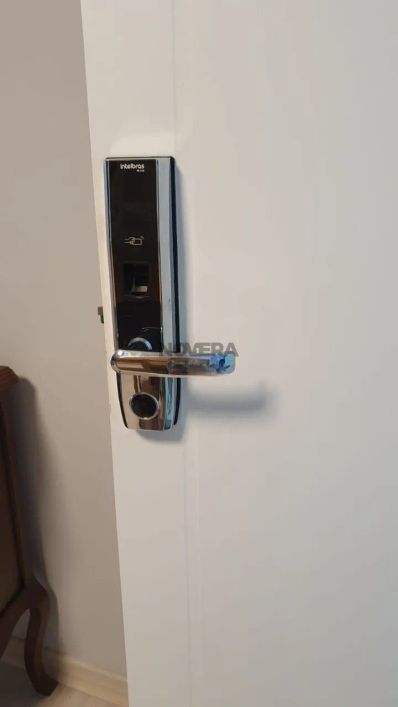 Apartamento de alto padrão nas Três Vendas totalmente mobiliado