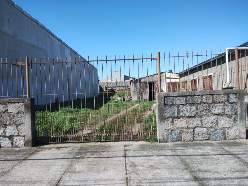 Imóvel para venda possui 425 metros quadrados em Fragata - Pelotas - RS