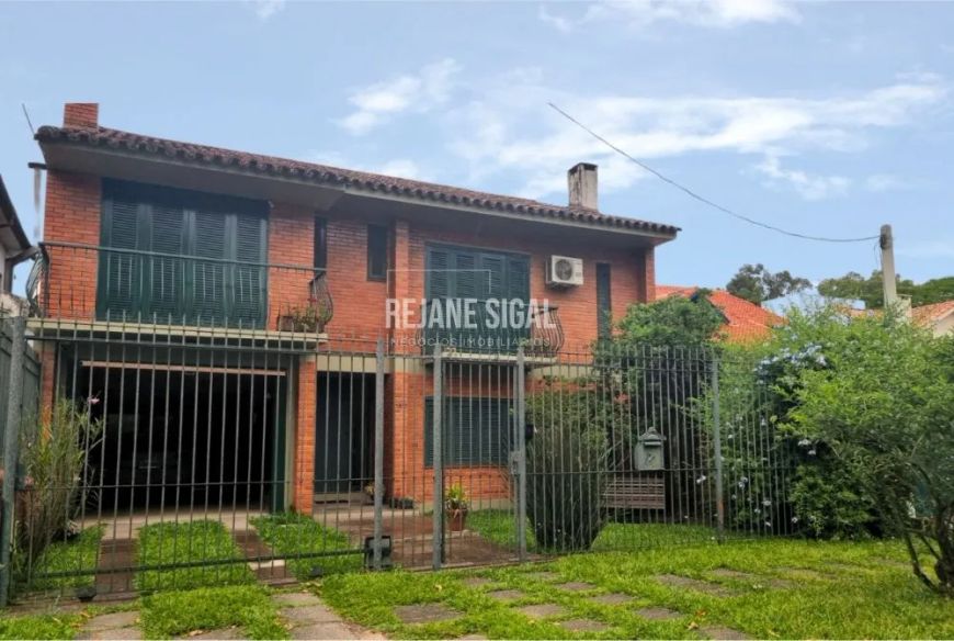 Casa próximo ao Parque Tenis na Zona Norte