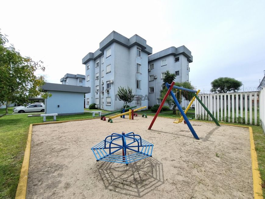 Ótimo apartamento térreo no Jardim das Hortênsias, muito bom de sol e arejado