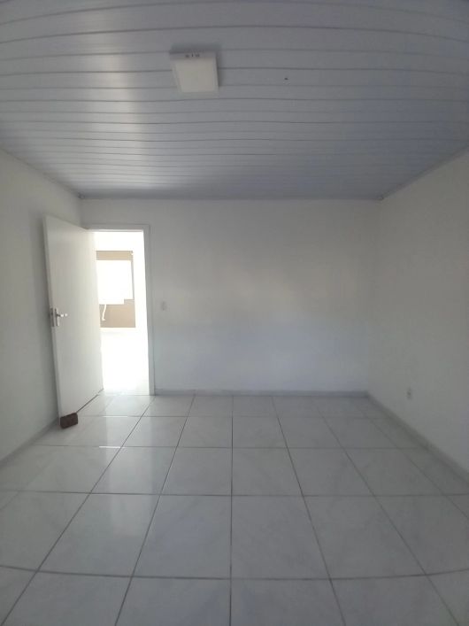 Casa à venda no Fragata, Pelotas/RS – 64m², 1 dormitório, 2 vagas, rua tranquila sem saída, próxima