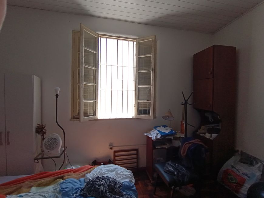 Casa para venda possui 116 metros quadrados com 2 quartos em Centro - Pelotas - RS