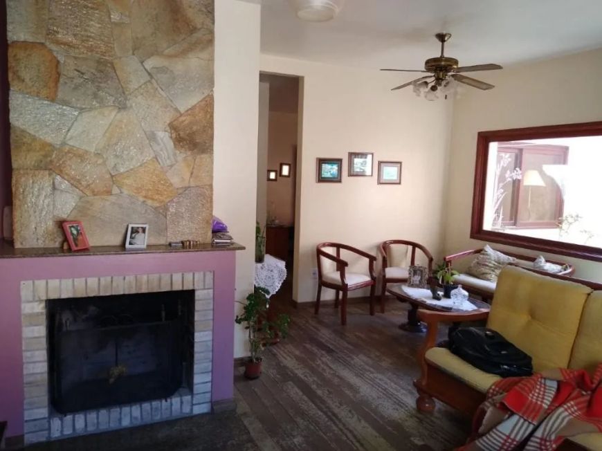 Casa com 3 dormitórios à venda por R$ 830.000 no Areal em Pelotas/RS