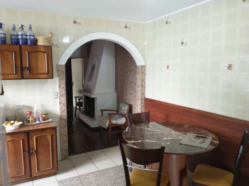 Casa com 3 dormitórios à venda por R$ 750.000 no Centro em Pelotas/RS
