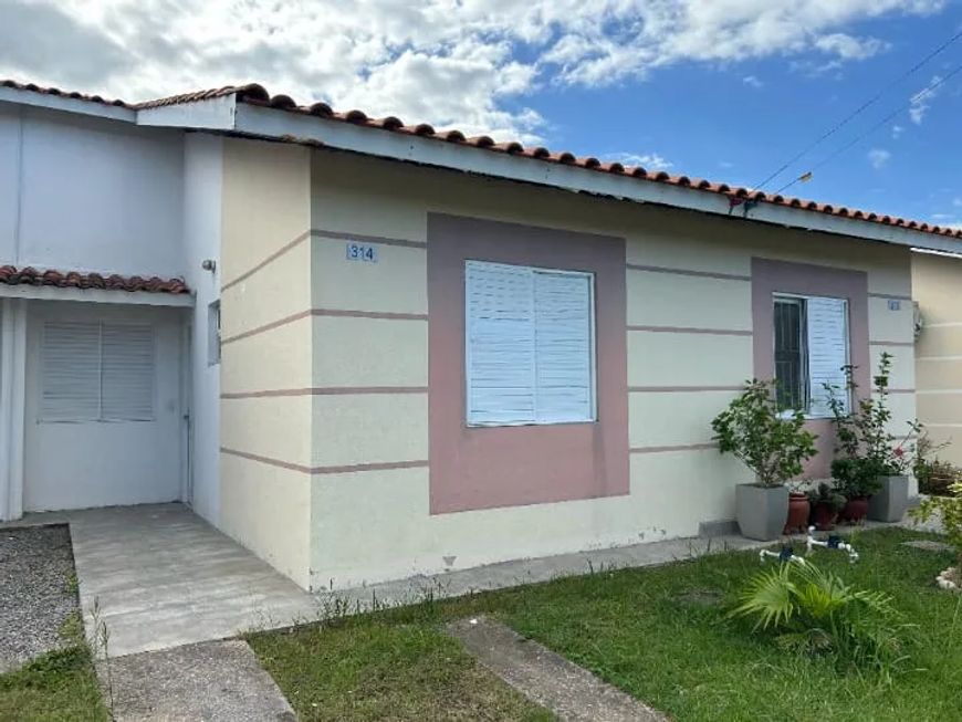🏡 Casa à venda no Areal, Pelotas! 65 m², 2 dorms (1 suíte), 2 banheiros, churrasqueira e pátio. Ru