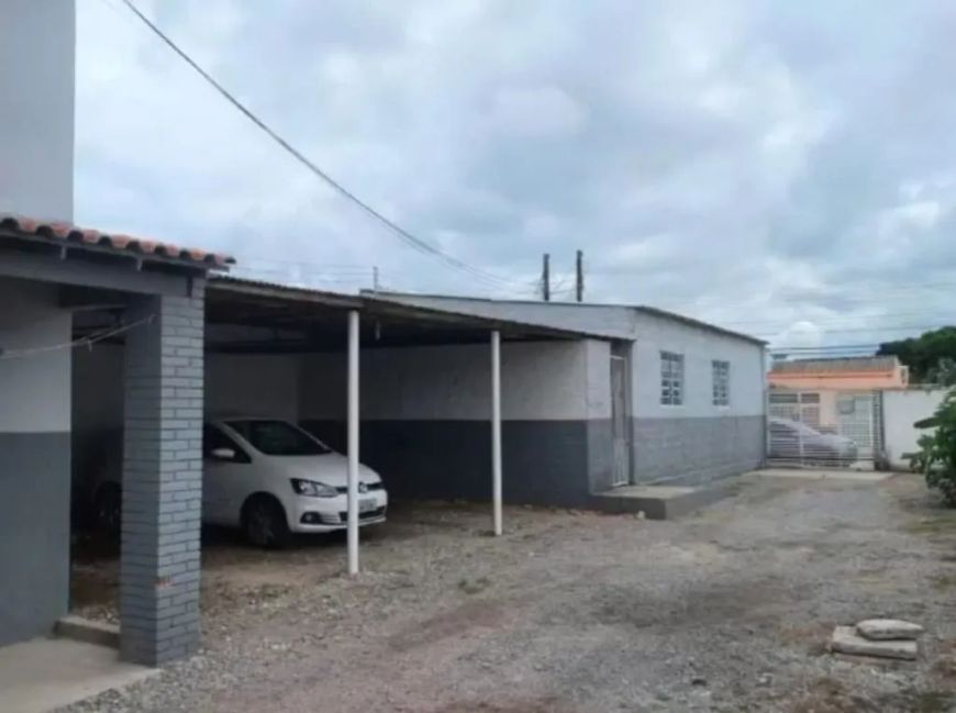 Casa à venda em Fragata, Pelotas/RS. Área total: 504 m², Área útil: 354 m². 4 dormitórios, 2 salas,