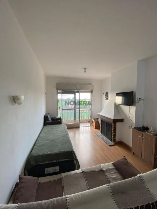 Excelente apartamento de dois dormitórios no Centro