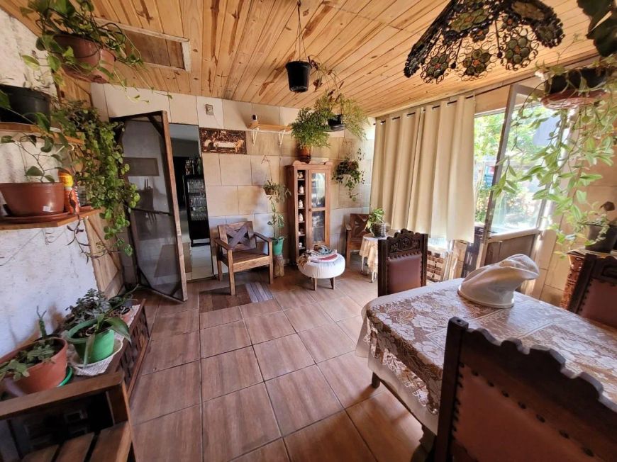 Casa à Venda no Laranjal, Pelotas/RS - 378m², 3 Dorm., 1 Banh., 3 Vagas, Piscina, Aceita Pet, Aquec