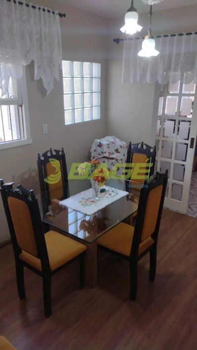 Casa no Areal, bem localizada!