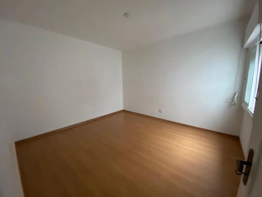 Casa à venda e para locação no Centro de Pelotas, RS, 176 m², 2 dormitórios, 2 vagas, pátio, varand