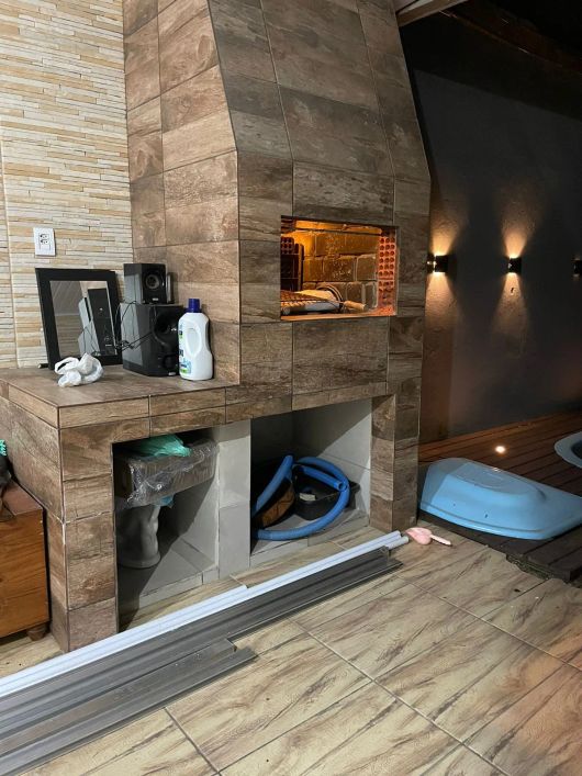 Casa à venda, Três Vendas, Pelotas, RS: 3 quartos, suíte, piscina, terraço, churrasqueira, 4 vagas,