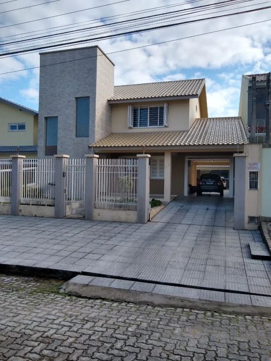 Casa à venda na Colina do Sol