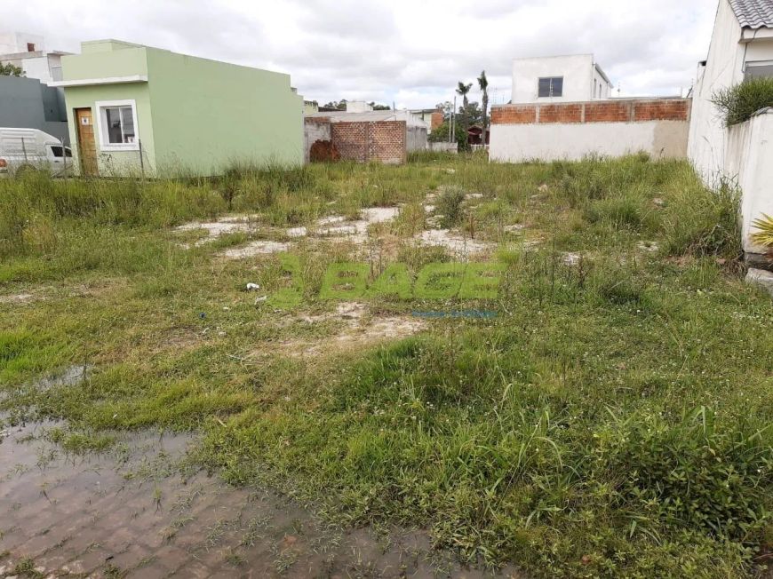 Terreno 375 m² no Três Vendas!
