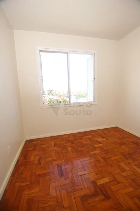 Apartamento Reformado no Edifício Tiradentes - Conforto e Praticidade no Coração de Pelotas