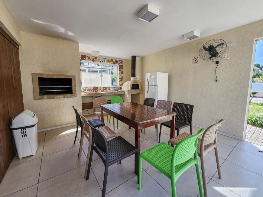 Apartamento à venda, Areal, Pelotas, RS, mobiliado, 55 m², 2 dormitórios (1 suíte), 2 vagas, ar-con