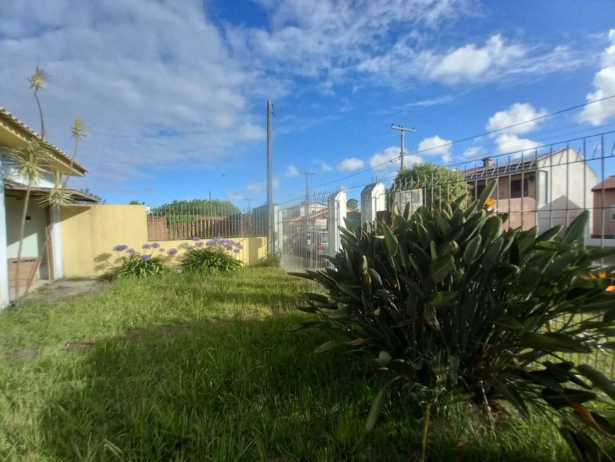 Casa à venda em Três Vendas, Pelotas, RS, 300 m² de terreno, 100 m² de área útil, 3 dormitórios, 2