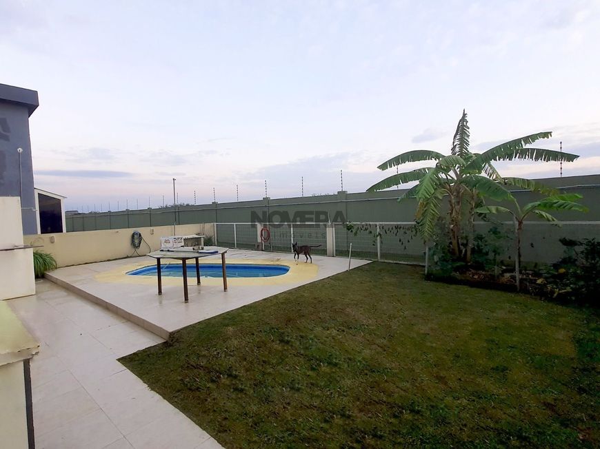 ÓTIMA CASA COM 3 SUÍTES A VENDA NO CONDOMÍNIO LAGOS DE SÃO GONÇALO