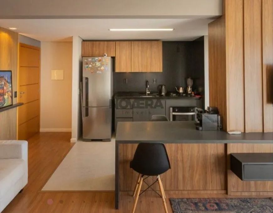 Apartamento semimobiliado