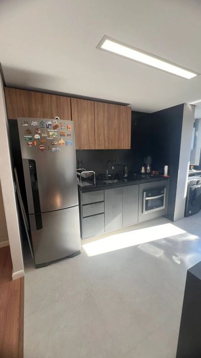 Apartamento semimobiliado