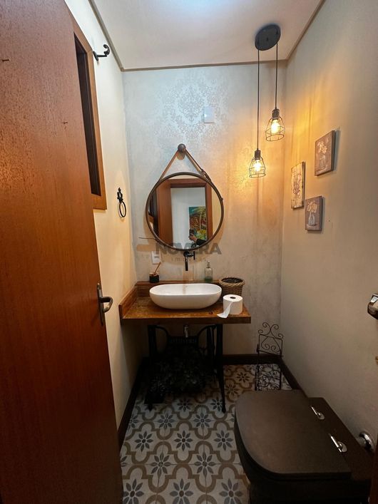 Casa Alta padrão no condomínio Alphaville.