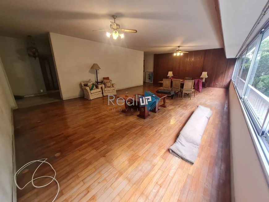 Excelente Apartamento com 02 Vagas em Copacabana