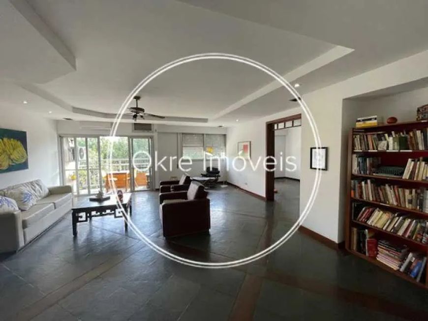 Apartamento - Padrão / Residencial / Leblon