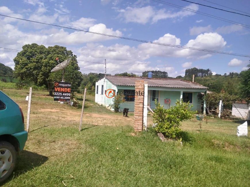 SITIO EM CANGUÇU , NA BEIRA DO ASFALTO