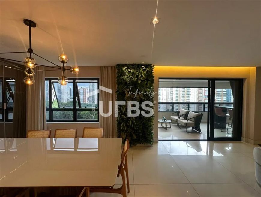 Belíssimo apartamento com 169m² na Orla do Parque Flamboyant .