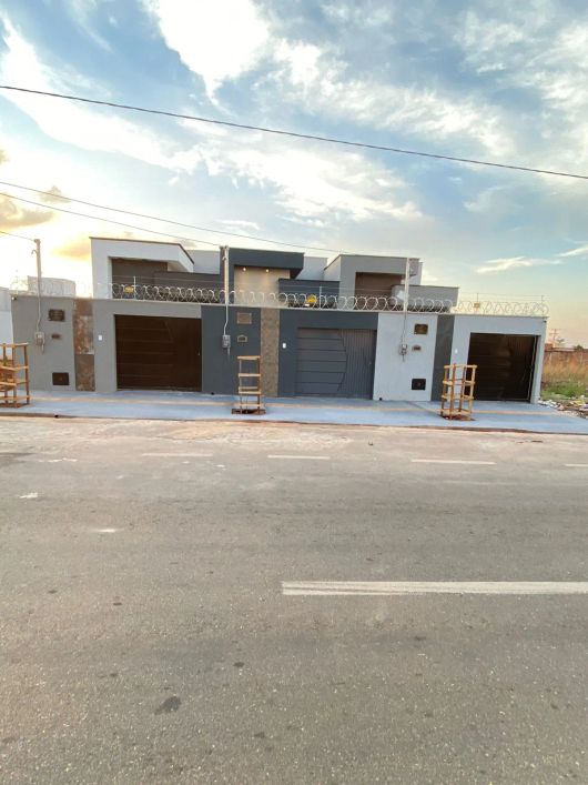 Linda Casa no Residencial Santa Fé - Goiania
