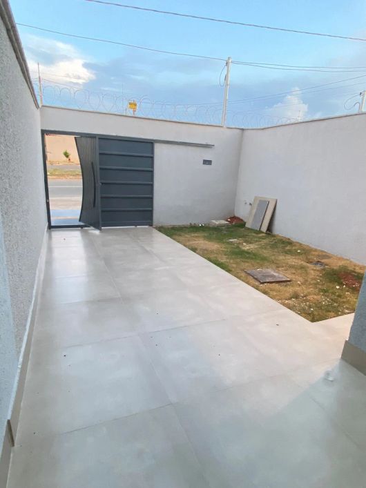 Linda Casa no Residencial Santa Fé - Goiania