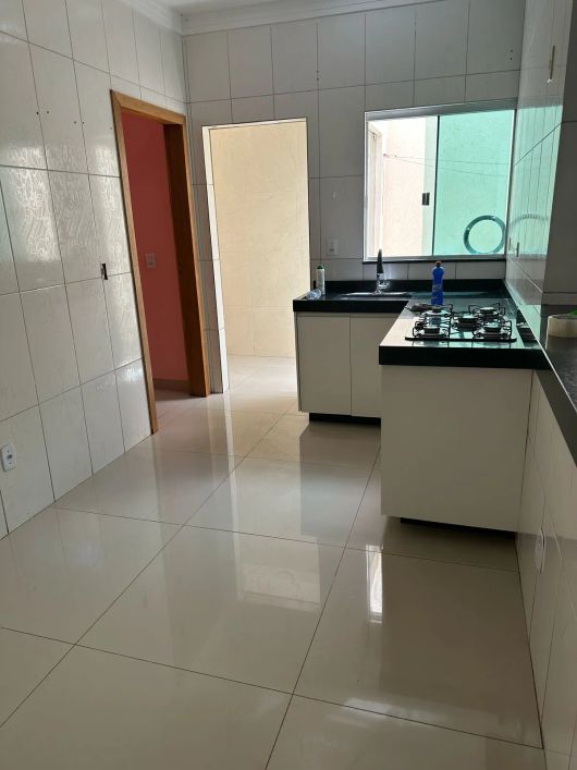Térrea para venda possui 288 metros quadrados com 3 quartos em Residencial Santa Fé I - Goiânia - GO