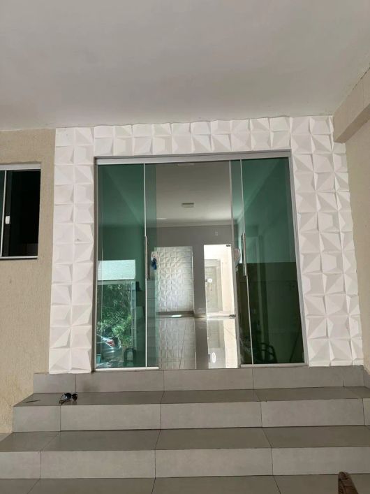Térrea para venda possui 288 metros quadrados com 3 quartos em Residencial Santa Fé I - Goiânia - GO