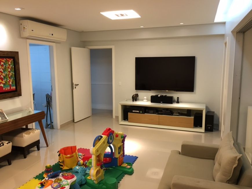 Apartamento para venda tem 163 metros quadrados com 3 suítes no Setor Bueno - Goiânia - Goiás