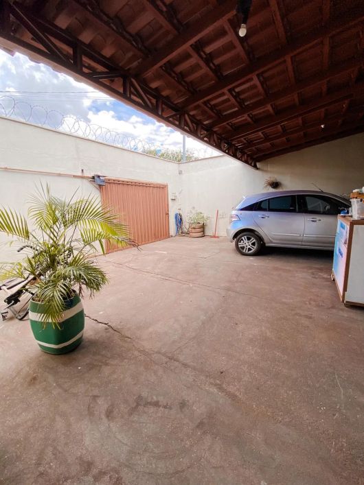 Casa - Jardim Nova esperança - Próximo ao portal shopping Casa de Rua com 3 Quarto(s) e 2 banheiro(s