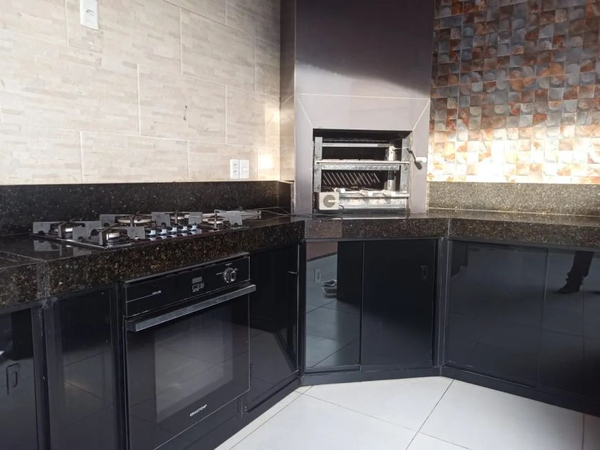 oportunidade casa toda reformada com excelente área gourmet no Aruanã1