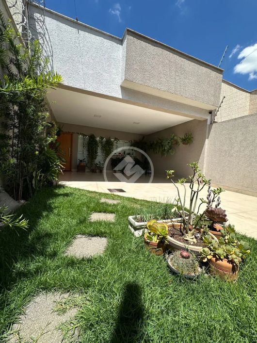 Casa com 3 quartos sendo 1 suíte no Setor Moinho dos Ventos. codigo: 113515
