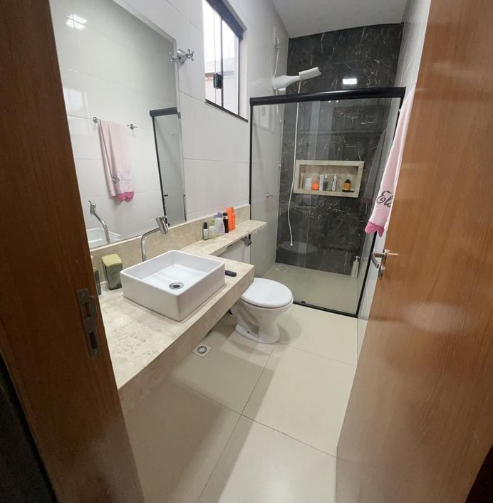 Casa para venda tem 100 metros quadrados com 3 quartos em Residencial Canadá - Goiânia - GO