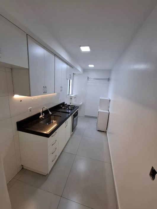 apartamento de 2 quartos no porcelanato todo reformado com armários